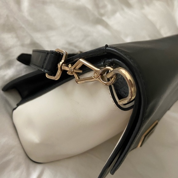 Handbag - Picture 3 of 5